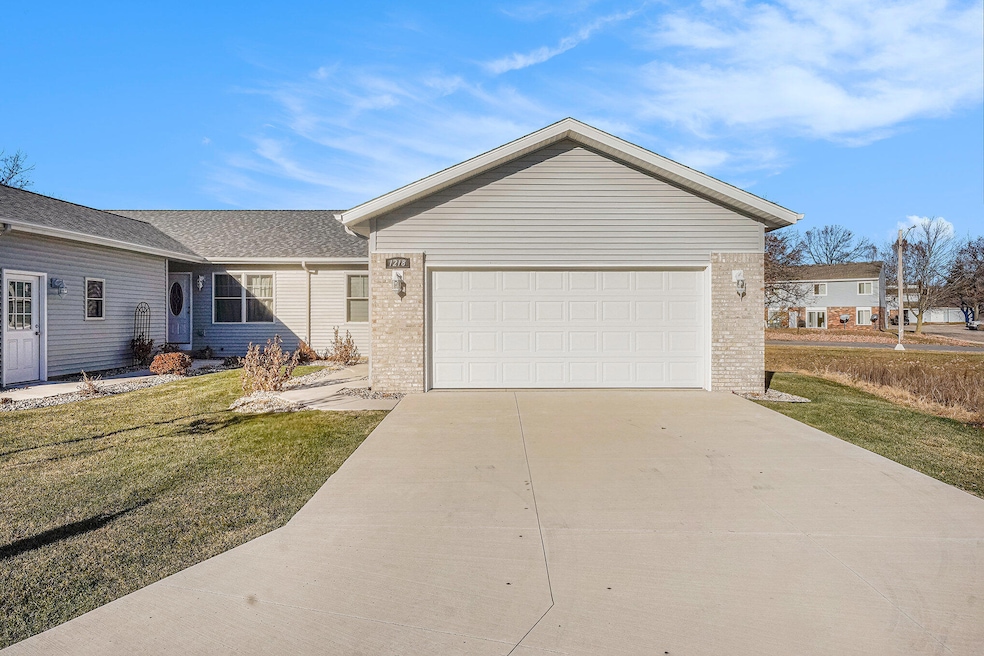 1218 Silver Ridge Ct, Greenville, MI 48838 - photo 1