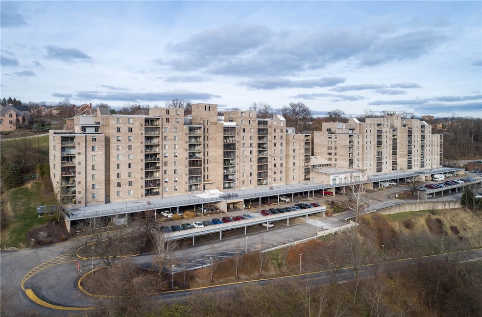 2120 Greentree Rd unit 511E, Pittsburgh, PA 15220 - photo 1