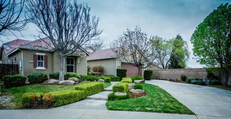 3271 Graybark Ave, Clovis, CA 93619 - photo 1