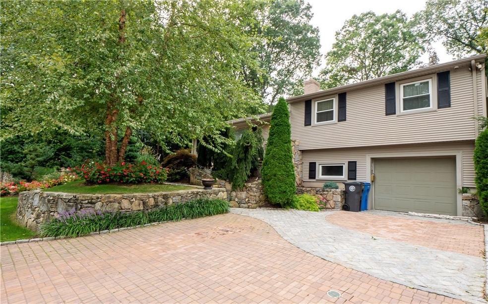 60 Deerfield Rd, Cranston, RI 02920 - photo 1