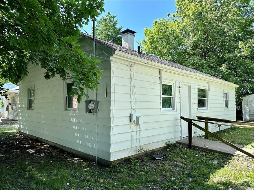 421 Woodlawn Ave, Mattoon, IL 61938 - photo 1