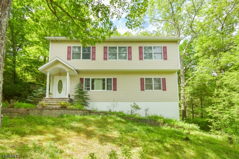 62 Hillside Dr, Bloomingdale, NJ 07403 - photo 1