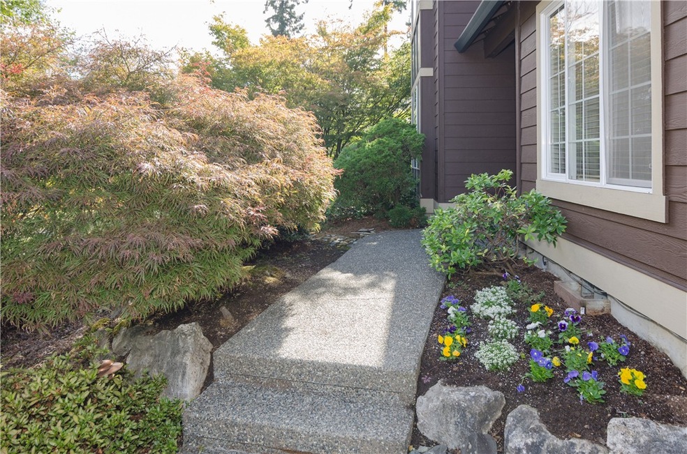 9041 NE 160th Place, Kenmore, WA 98028 - photo 1