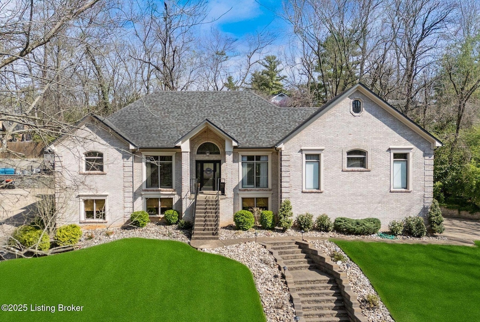 2811 Alta Vista Ct, Louisville, KY 40206 - photo 1