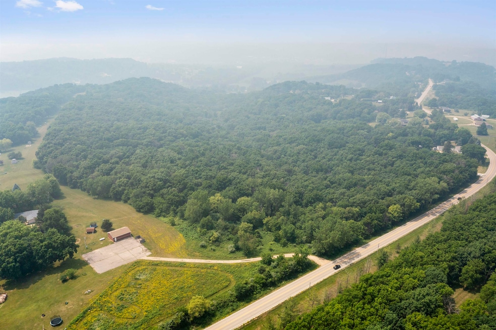 0 Olde Davenport Rd unit 147533, Dubuque, IA 52003 - photo 1