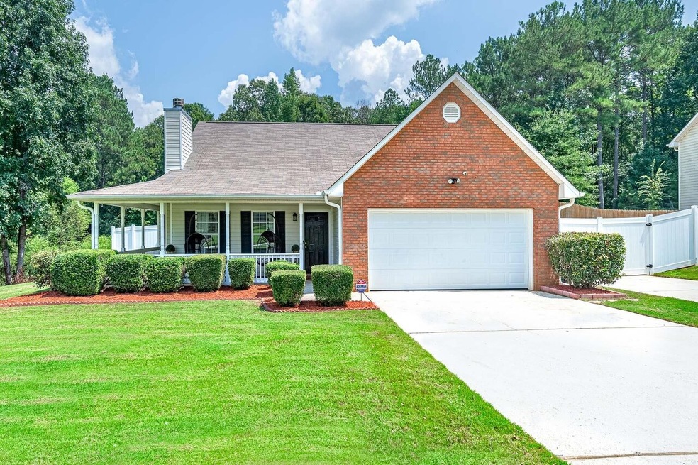 136 Old Stonewall Dr, Locust Grove, GA 30248 - photo 1