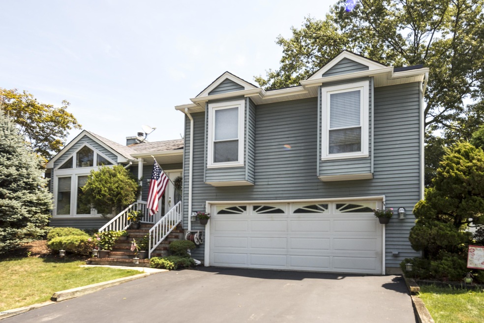 02_House Front