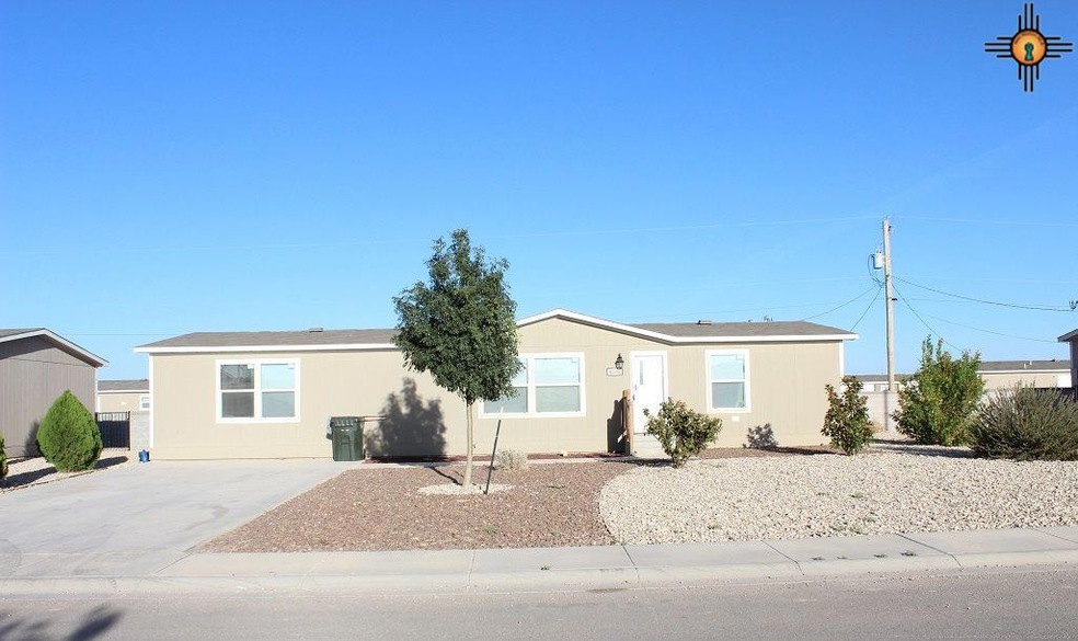 4208 Willow St, Carlsbad, NM 88220 - photo 1