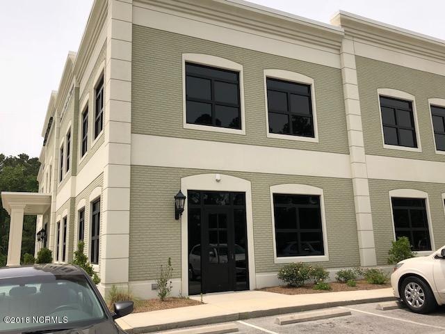 2145 Country Club Rd unit 300, Jacksonville, NC 28546 - photo 1