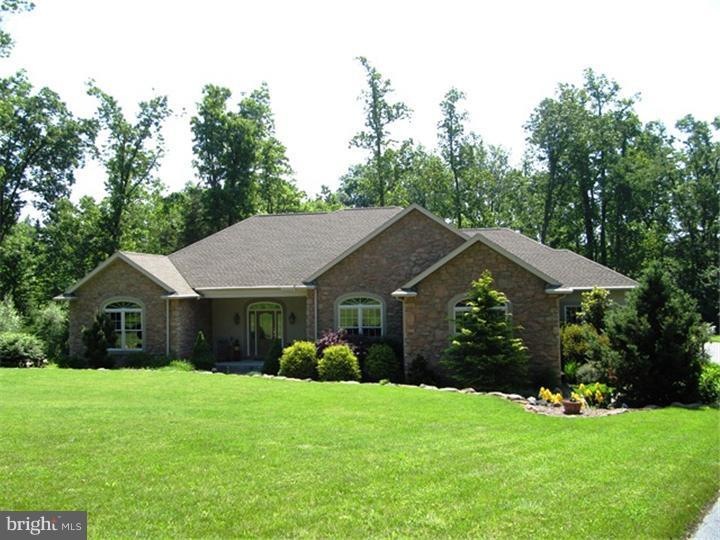 73 Shea Dr, Mohnton, PA 19540 - photo 1