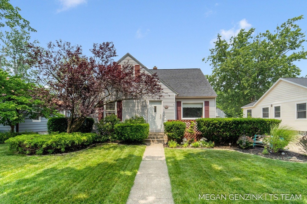 2-web-or-mls-243 W 24th St, Holland-2