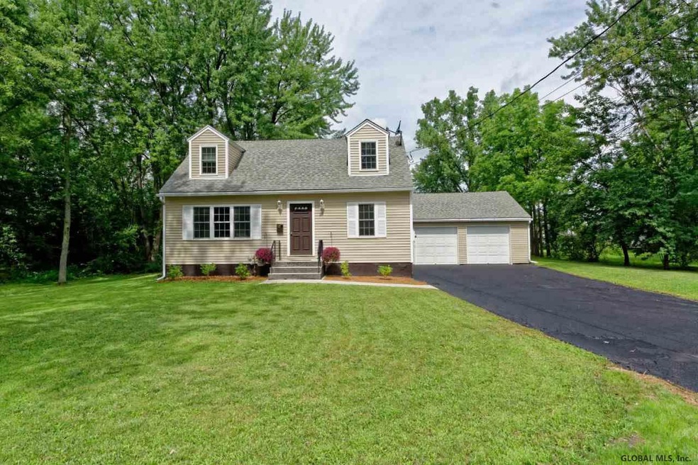 36 Phillips Rd, Rensselaer, NY 12144 - photo 1