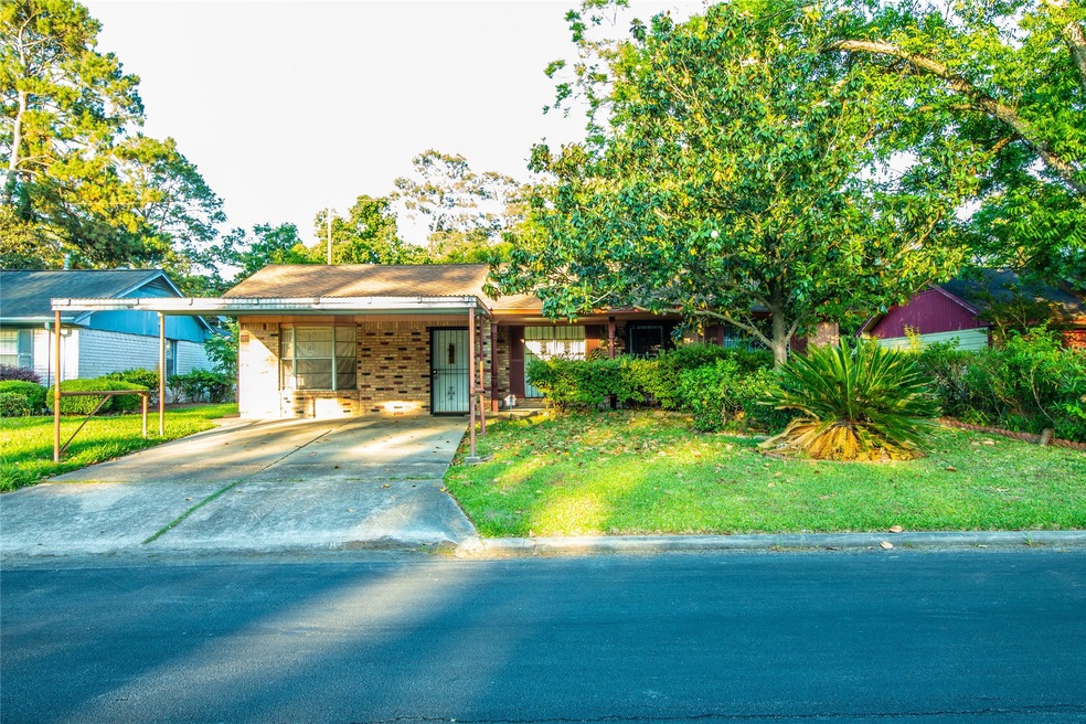 10510 Rockaway Dr, Houston, TX 77016 - photo 1