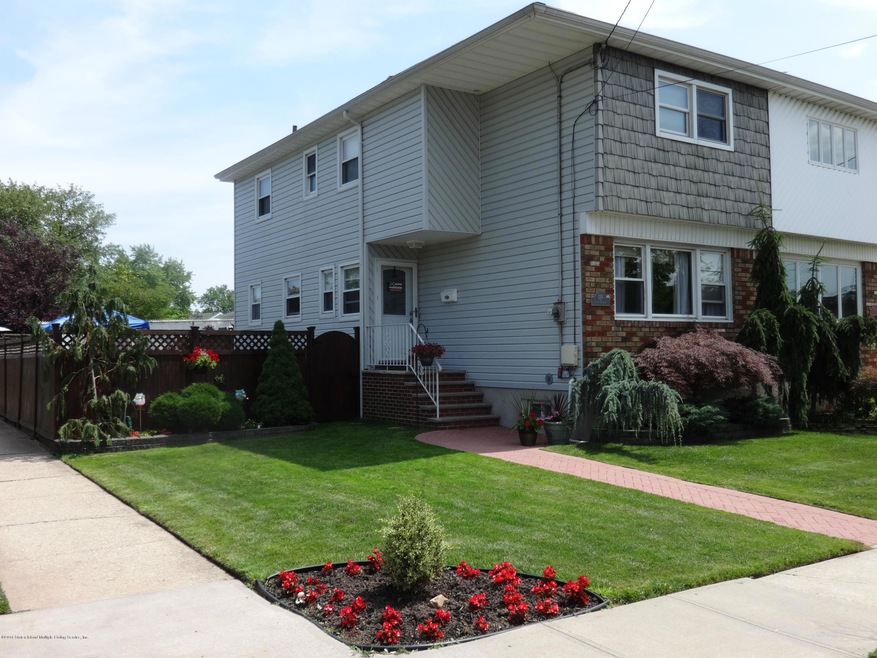 119 Levit Ave, Staten Island, NY 10314 - photo 1