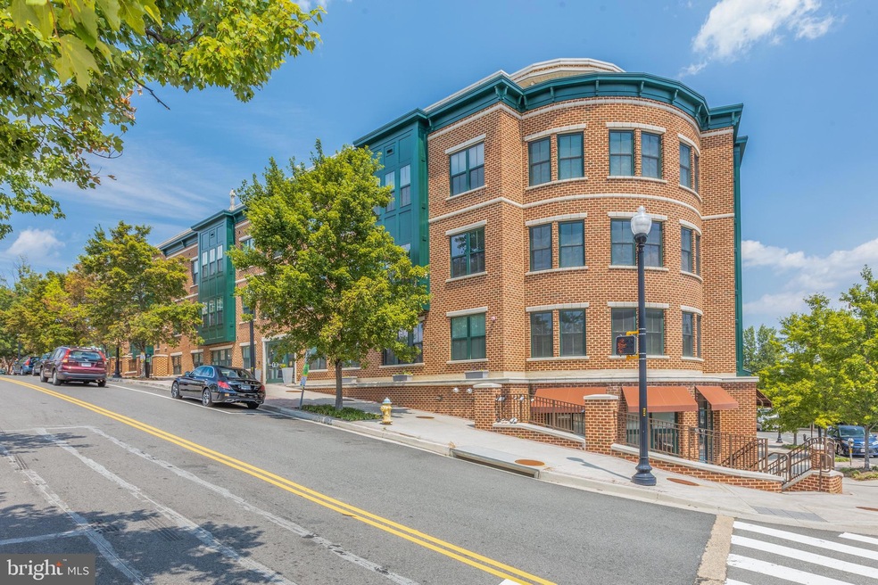 Dominion Heights unit 304, Arlington, VA 22207 - photo 1