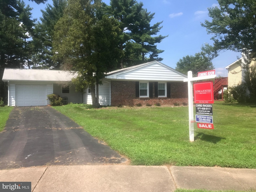 12804 Melvue Ct, Fairfax, VA 22033 - photo 1