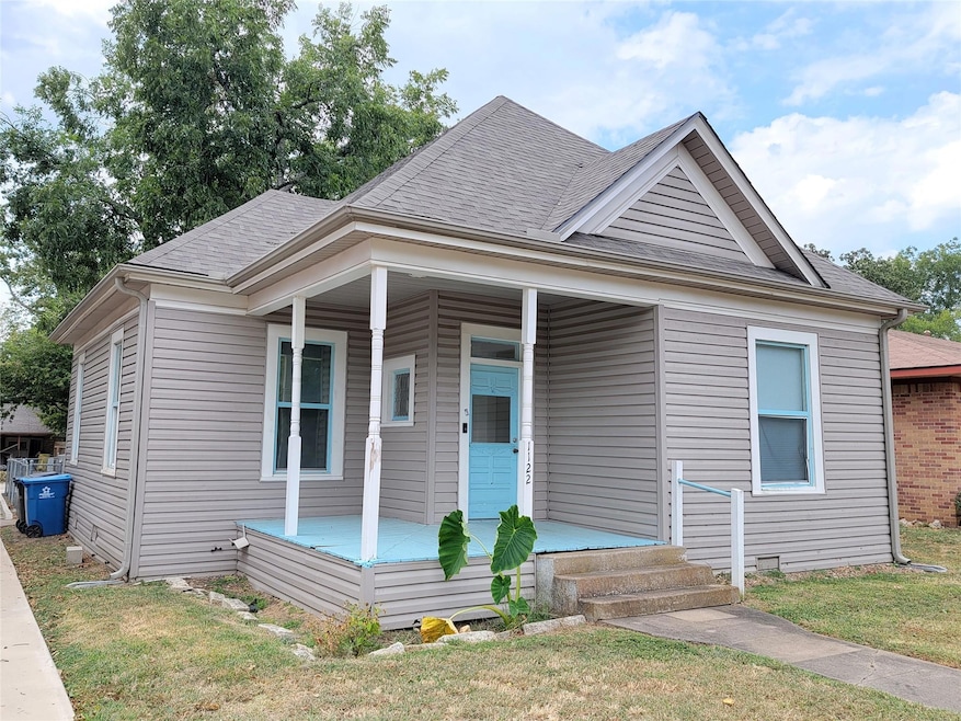 1122 W Gandy St, Denison, TX 75020 - photo 1