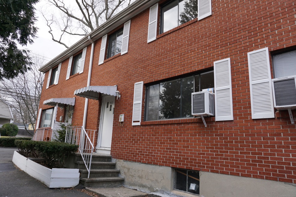 150 Seaside Ave unit 152, Stamford, CT 06902 - photo 1