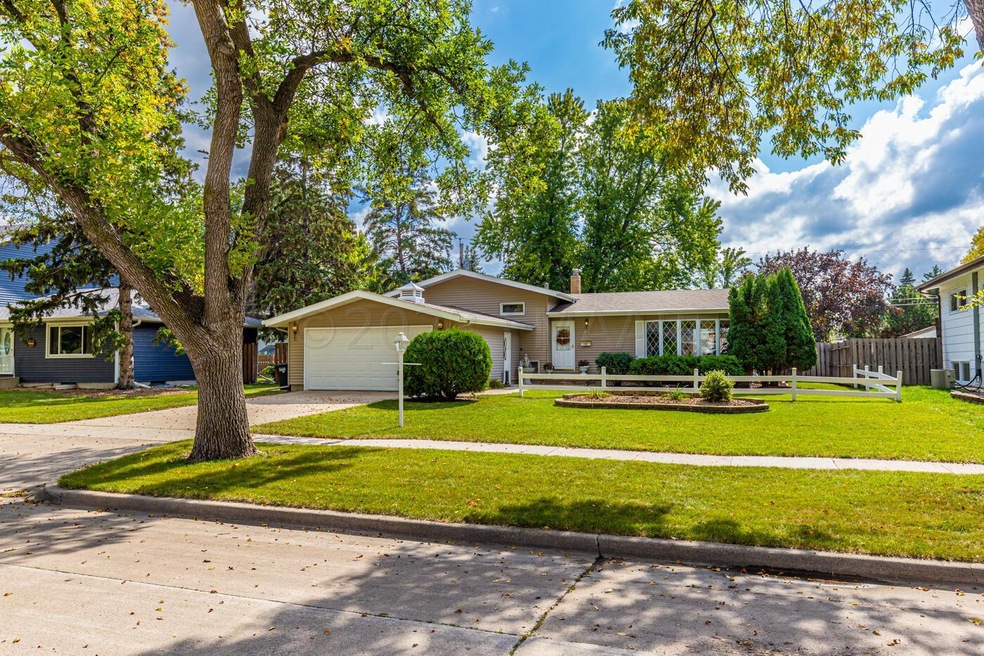 86 23rd Ave N, Fargo, ND 58102 MLS 234502