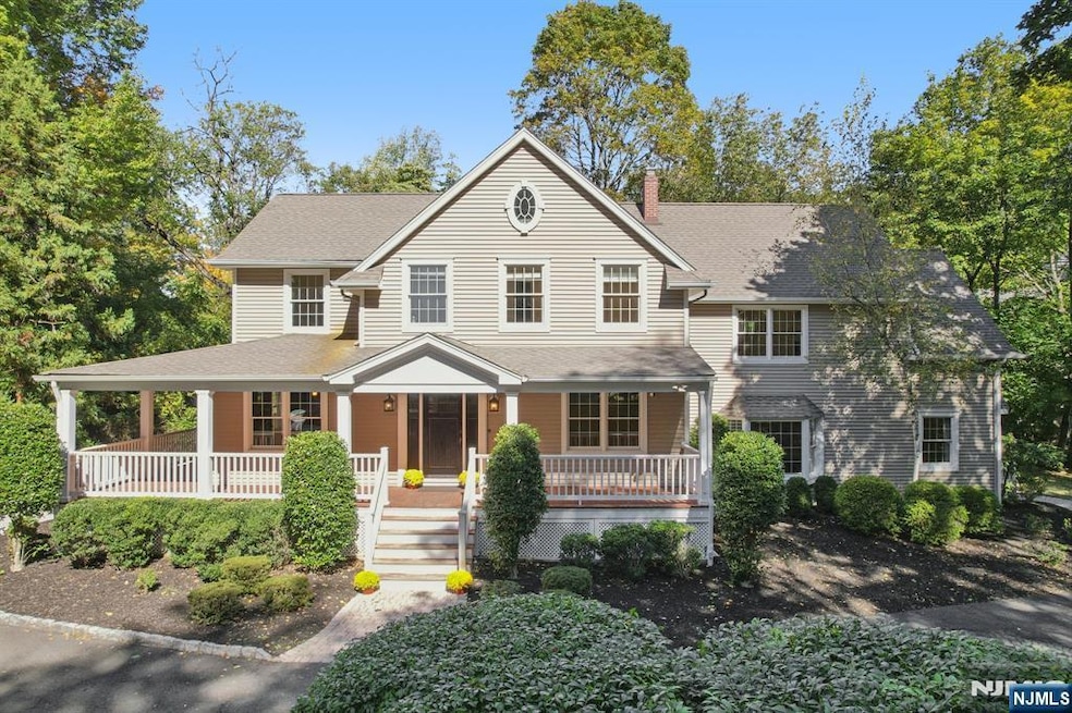 24 Scott Ct, Allendale, NJ 07401 - photo 1