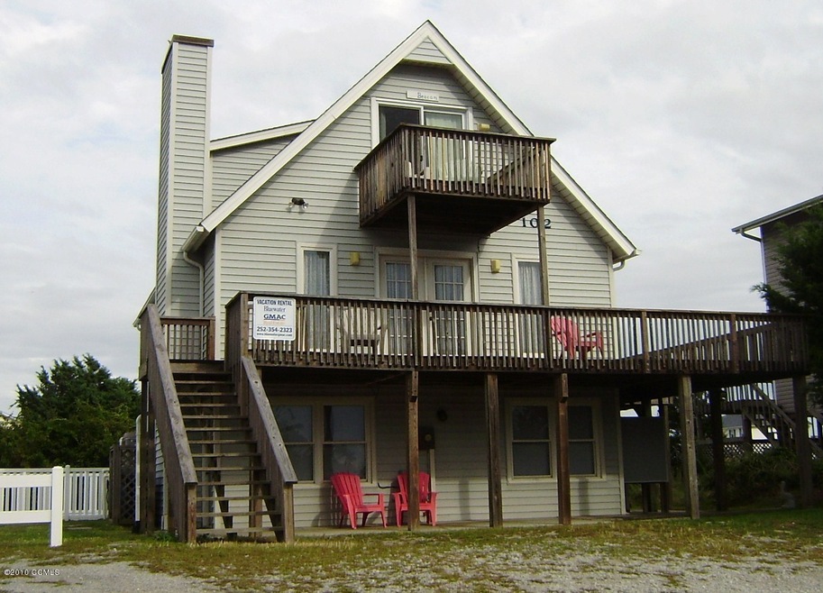 102 Robin Street
