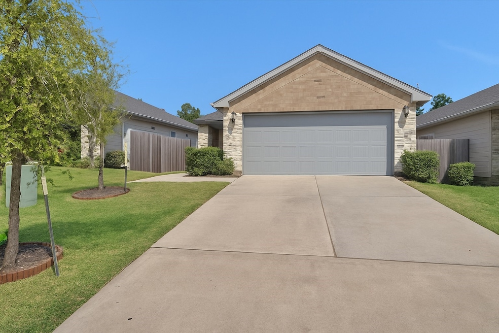 18544 Meadow Point Ln, Montgomery, TX 77316 - photo 1