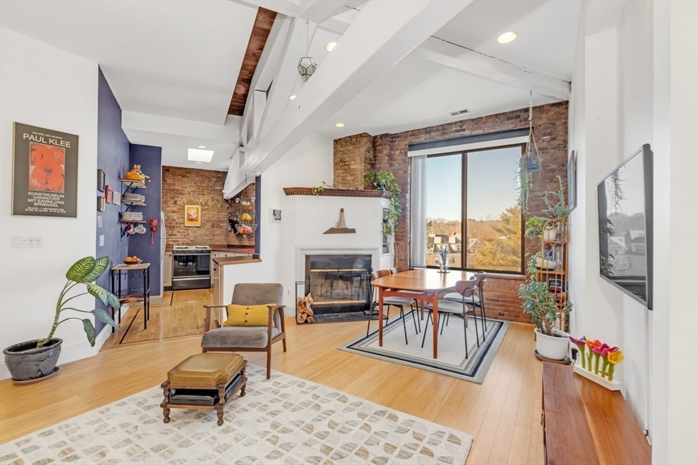 705 Centre St unit 5, Boston, MA 02130 - photo 1