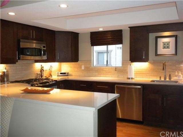 1921 Carnegie Ln unit 5, Redondo Beach, CA 90278 - photo 1