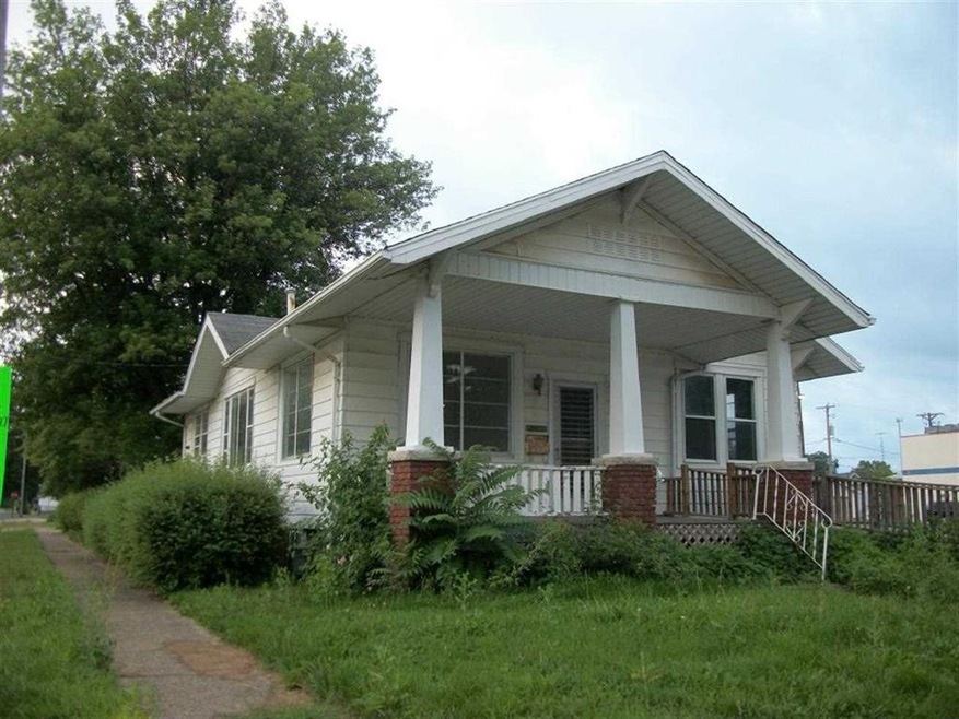 731 Pulaski St, Lincoln, IL 62656 - photo 1