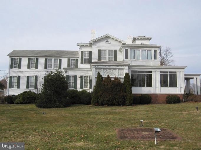 736 Edmondson Ave, Catonsville, MD 21228 - photo 1