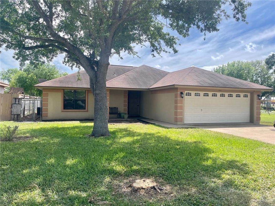 916 E Lincoln St, Weslaco, TX 78596 - photo 1
