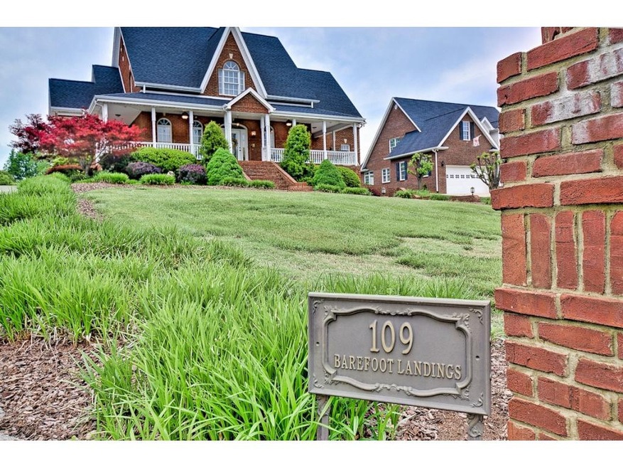 109 BAREFOOT LANDINGS