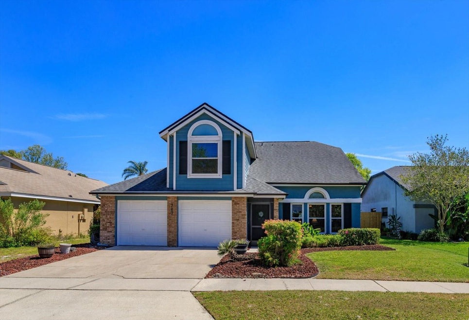 Ready to move in 4 Bedroom 3 Full Bathroom two story home in Lake Mary