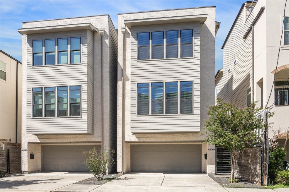 4208 Schuler St unit A, Houston, TX 77007 - photo 1