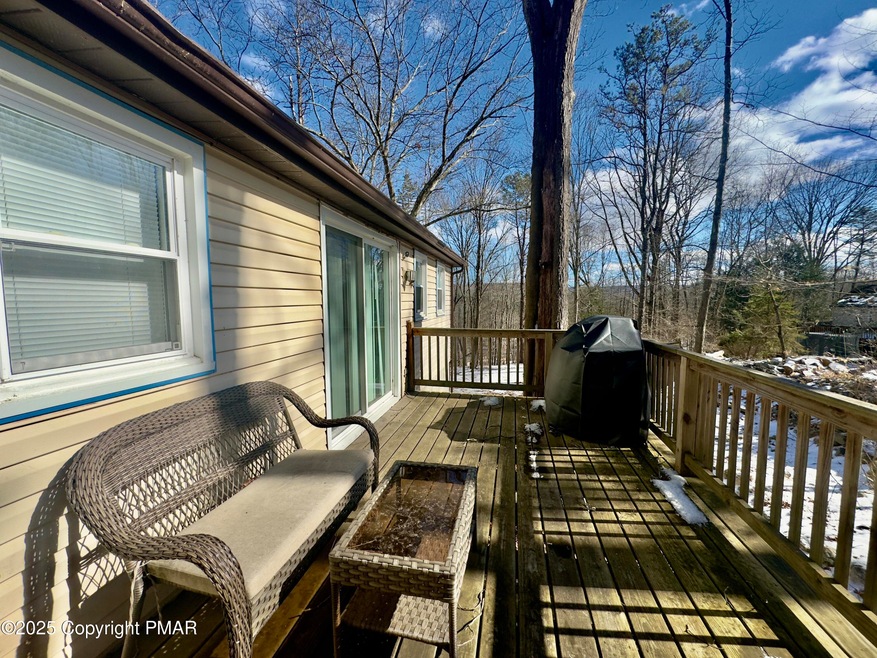 3567 Acorn Cir, East Stroudsburg, PA 18302 - photo 1