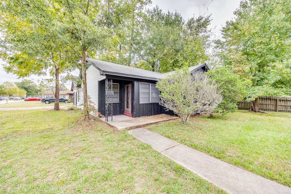 7401 Bretshire Dr, Houston, TX 77016 - photo 1