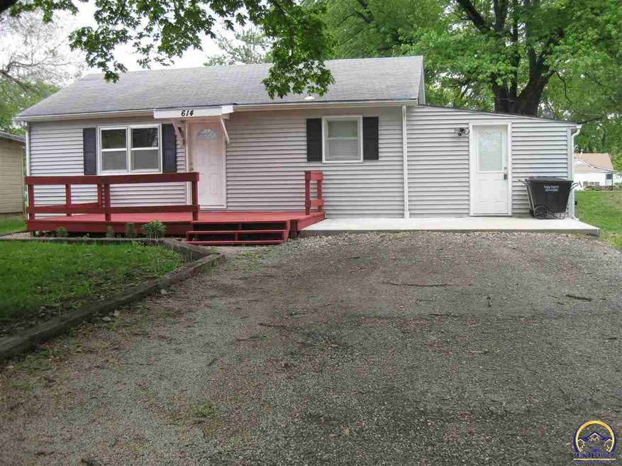 614 Main St, Maple Hill, KS 66507 - photo 1