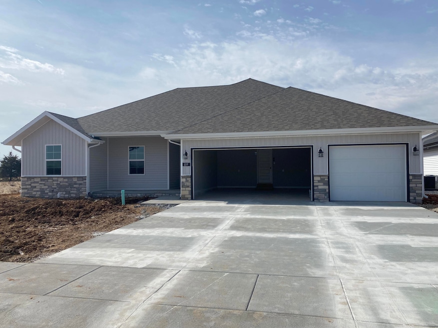 819 S Ridgemont Dr unit Lot 28, Nixa, MO 65714 - photo 1