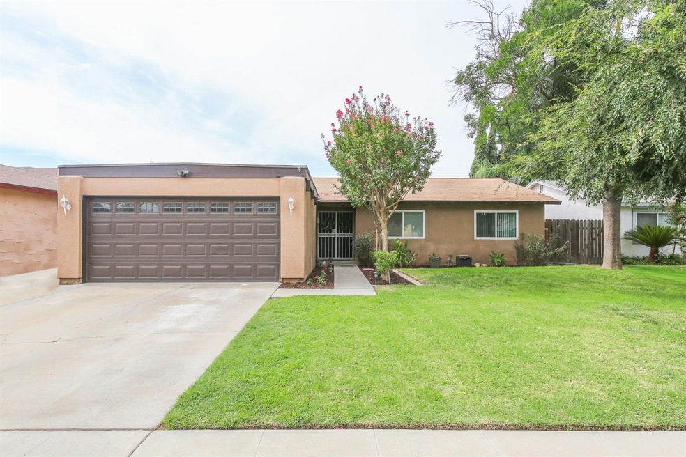 5846 E Ramona Ave, Fresno, CA 93727 - photo 1