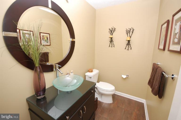 6987 Newberry Dr, Columbia, MD 21044 - photo 1