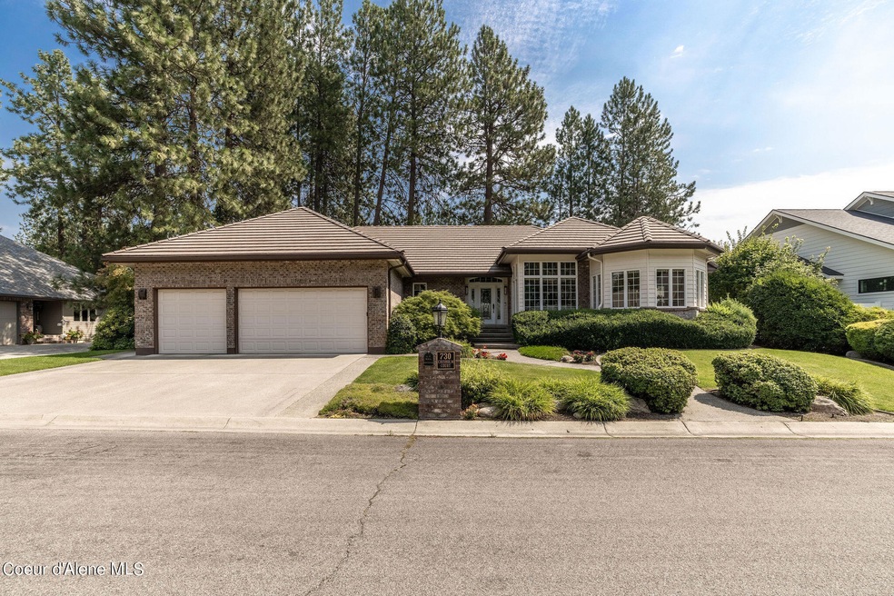 730 N Chisholm CT