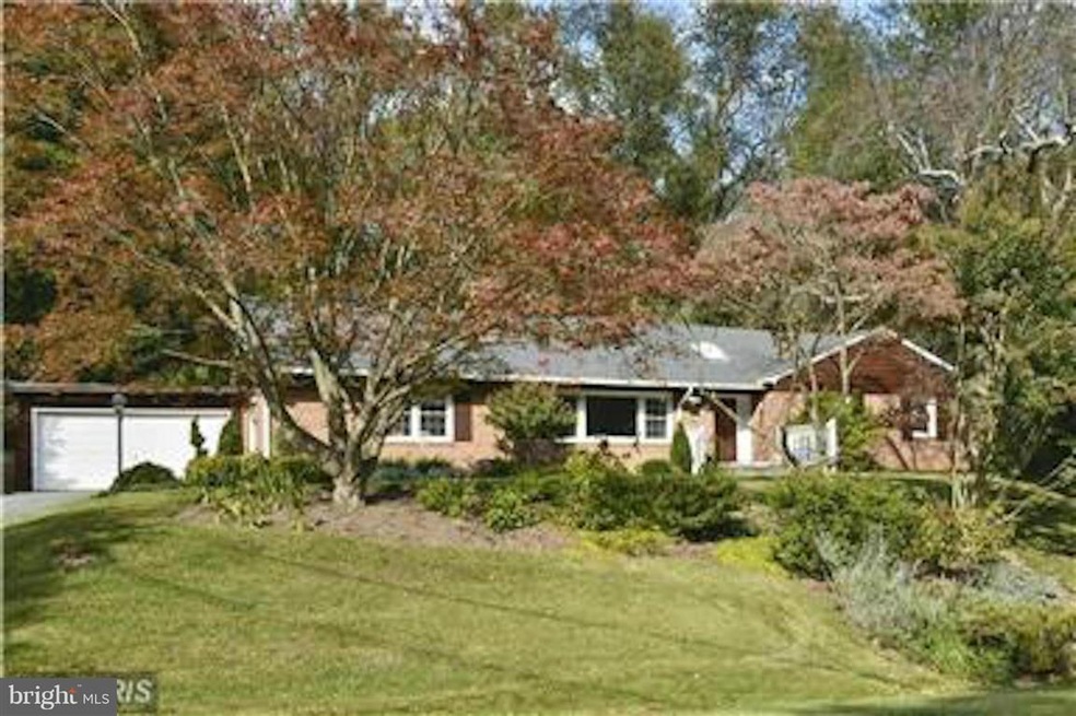 7701 Glennon Dr, Bethesda, MD 20817 - photo 1