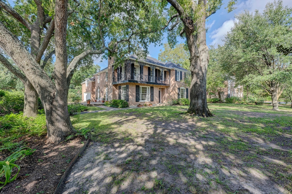 2900 Chevy Chase Dr, Houston, TX 77019 - photo 1