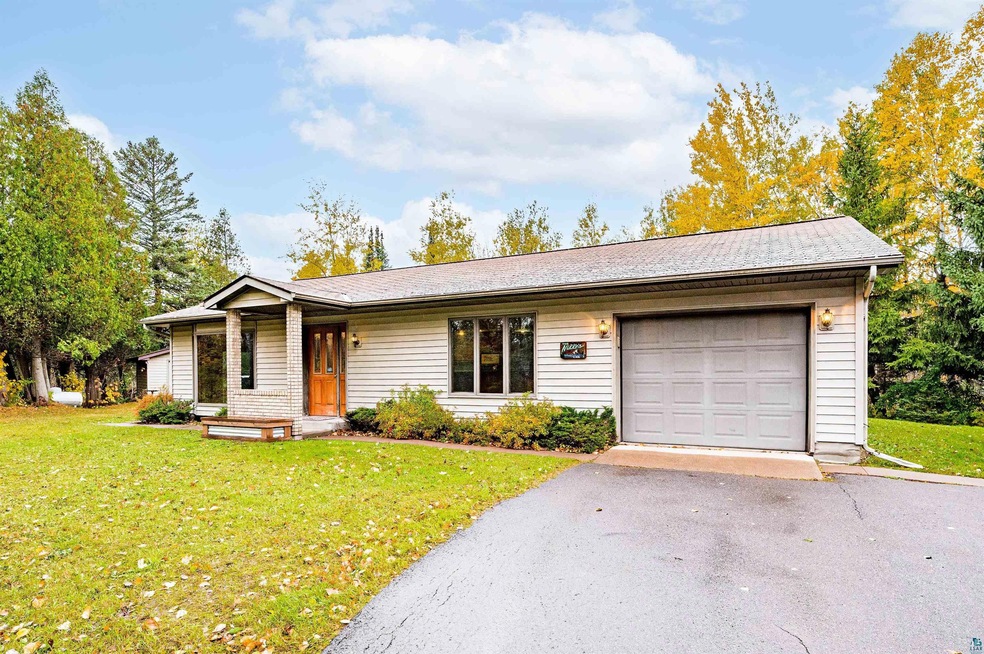 549 S Ugstad Rd, Duluth, MN 55810 - photo 1