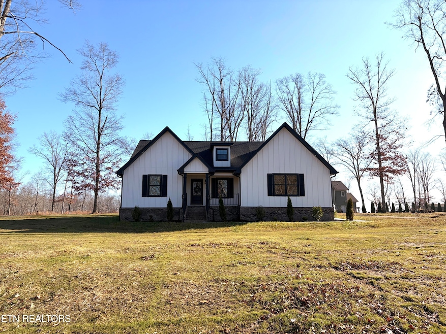 127 Bluff View Loop, Crossville, TN 38571 - photo 1