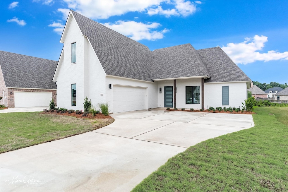 For Sale $465,570 • Co-Listing Agent