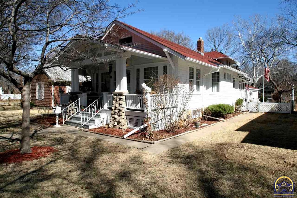 1508 SW MacVicar Ave, Topeka, KS 66604 - photo 1