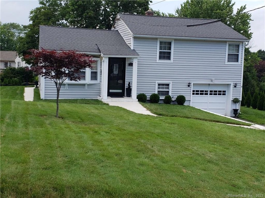 64 Cronin Dr, Waterbury, CT 06708 - photo 1