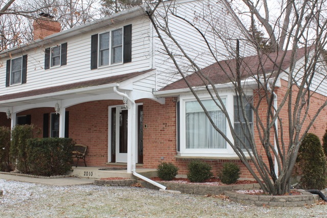 2010 N Bonnie Brook Ln unit W, Waukegan, IL 60087 - photo 1