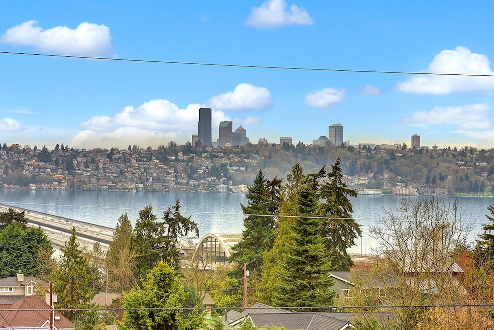 2455 65th Place SE, Mercer Island, WA 98040 - photo 1